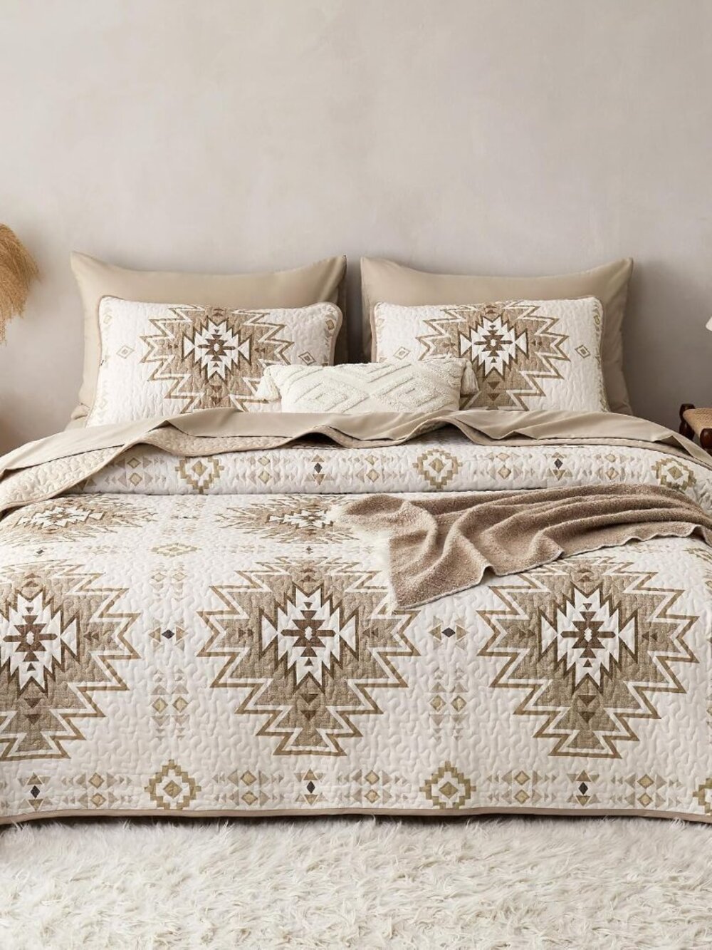 Western Quilt Set, Southwestern Rustic Farmhouse Style with Aztec Geometric Patt